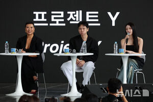 【フォト】オープントークを終えた『プロジェクトY』ハン・ソヒ＆チョン・ジョンソ＆OH MY GIRLユア＝釜山映画祭