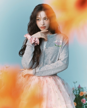 【フォト】IVEリズ　満開の美しさ…「8 seconds」モデル起用
