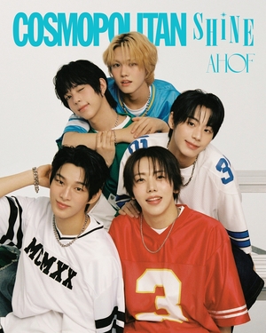 【フォト】デビュー後初めてファッション誌の表紙を飾ったAHOF、9人9色の魅力アピール