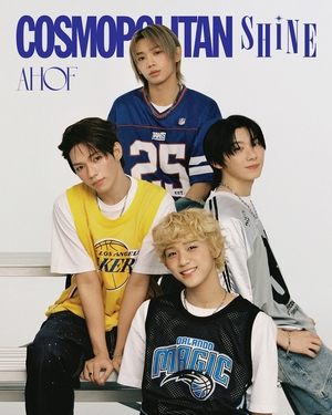 【フォト】デビュー後初めてファッション誌の表紙を飾ったAHOF、9人9色の魅力アピール