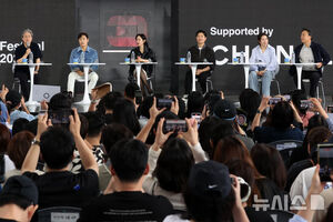 【フォト】パク・チャヌク監督＆イ・ビョンホン＆ソン・イェジンら、『仕方ない』オープントークに出席＝釜山映画祭