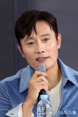 【フォト】パク・チャヌク監督＆イ・ビョンホン＆ソン・イェジンら、『仕方ない』オープントークに出席＝釜山映画祭