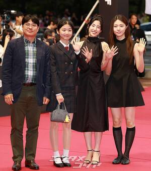 【フォト】第30回釜山映画祭のレッドカーペットを彩った豪華スターたち