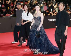 【フォト】第30回釜山映画祭のレッドカーペットを彩った豪華スターたち