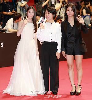 【フォト】第30回釜山映画祭のレッドカーペットを彩った豪華スターたち