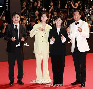 【フォト】第30回釜山映画祭のレッドカーペットを彩った豪華スターたち