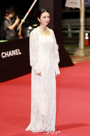 【フォト】第30回釜山映画祭のレッドカーペットを彩った豪華スターたち