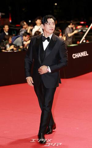 【フォト】第30回釜山映画祭のレッドカーペットを彩った豪華スターたち