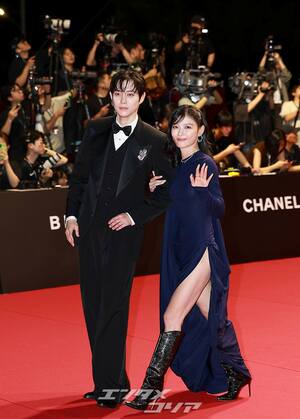 【フォト】第30回釜山映画祭のレッドカーペットを彩った豪華スターたち