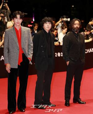 【フォト】第30回釜山映画祭のレッドカーペットを彩った豪華スターたち