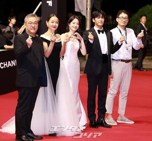 【フォト】第30回釜山映画祭のレッドカーペットを彩った豪華スターたち