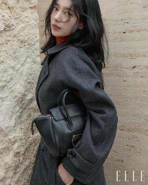 【フォト】スジ、「ELLE」10月号の表紙を飾る…秋の日差しのように輝く美しさ