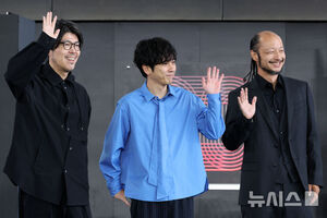 【フォト】二宮和也＆河内大和、『8番出口』舞台あいさつに登場＝釜山映画祭