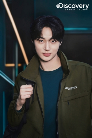 【フォト】ビョン・ウソク、通勤服から旅行コーデまで…「Discovery EXPEDITION」アウターグラビア