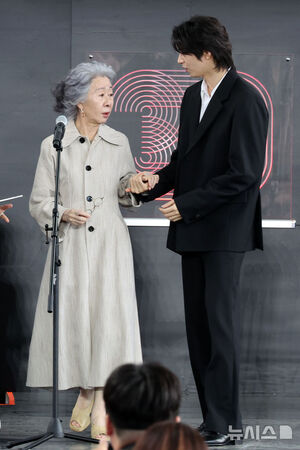 【フォト】ユン・ヨジョン＆ハン・ギチャン主演『結婚披露宴』記者懇談会＆舞台あいさつ＝釜山映画祭