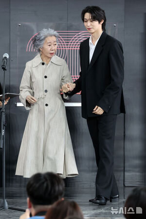 【フォト】ユン・ヨジョン＆ハン・ギチャン主演『結婚披露宴』記者懇談会＆舞台あいさつ＝釜山映画祭