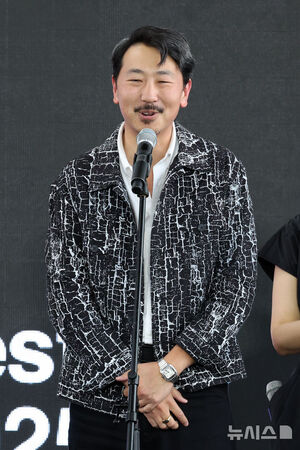 【フォト】ユン・ヨジョン＆ハン・ギチャン主演『結婚披露宴』記者懇談会＆舞台あいさつ＝釜山映画祭