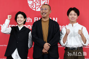 【フォト】シム・ウンギョン＆髙田万作、『旅と日々』記者会見に出席＝釜山映画祭