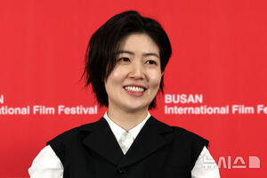 【フォト】シム・ウンギョン＆髙田万作、『旅と日々』記者会見に出席＝釜山映画祭