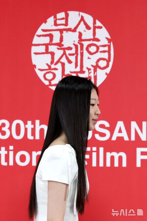 【フォト】『En Route To』記者会見に出席したキャストたち＝釜山映画祭