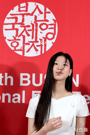 【フォト】『En Route To』記者会見に出席したキャストたち＝釜山映画祭