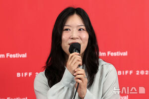 【フォト】『En Route To』記者会見に出席したキャストたち＝釜山映画祭