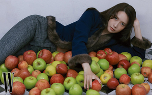 【フォト】少女時代ユナ、鏡に映る顔も新鮮…優雅な雰囲気