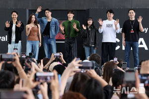 【フォト】チョン・ウ×チョン・スジョン×シン・スンホ　映画『チャング』BIFFオープントーク＝釜山映画祭