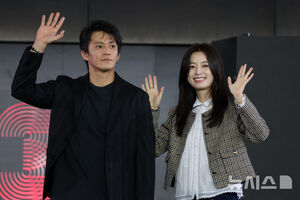【フォト】ハン・ヒョジュ＆小栗旬　お似合い2ショット…『匿名の恋人たち』舞台あいさつ＝釜山映画祭