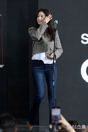 【フォト】ハン・ヒョジュ＆小栗旬　お似合い2ショット…『匿名の恋人たち』舞台あいさつ＝釜山映画祭