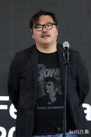 【フォト】コ・アソン＆キム・デミョン　映画『劇場の時間たち』舞台あいさつ＝釜山映画祭