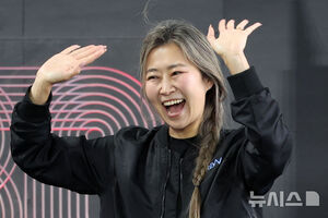 【フォト】オープントークに出席した『KPOPガールズ！　デーモン・ハンターズ』マギー・カン監督＝釜山映画祭