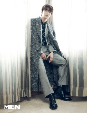 【フォト】NCTドヨン、タキシードからヒョウ柄まで…セクシーな魅力爆発