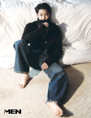 【フォト】NCTドヨン、タキシードからヒョウ柄まで…セクシーな魅力爆発