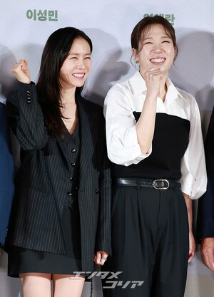 【フォト】イ・ビョンホン＆ソン・イェジン＆パク・ヒスン＆イ・ソンミン＆ヨム・へラン、『仕方ない』のキャストたち