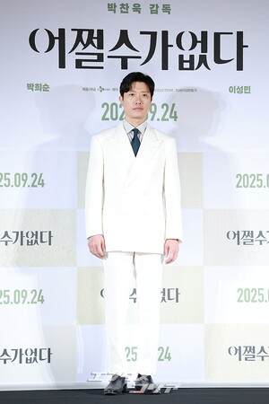 【フォト】イ・ビョンホン＆ソン・イェジン＆パク・ヒスン＆イ・ソンミン＆ヨム・へラン、『仕方ない』のキャストたち