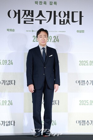 【フォト】イ・ビョンホン＆ソン・イェジン＆パク・ヒスン＆イ・ソンミン＆ヨム・へラン、『仕方ない』のキャストたち