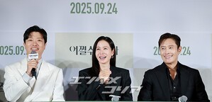 【フォト】イ・ビョンホン＆ソン・イェジン＆パク・ヒスン＆イ・ソンミン＆ヨム・へラン、『仕方ない』のキャストたち