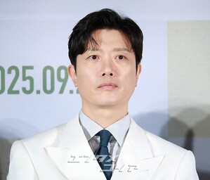 【フォト】イ・ビョンホン＆ソン・イェジン＆パク・ヒスン＆イ・ソンミン＆ヨム・へラン、『仕方ない』のキャストたち