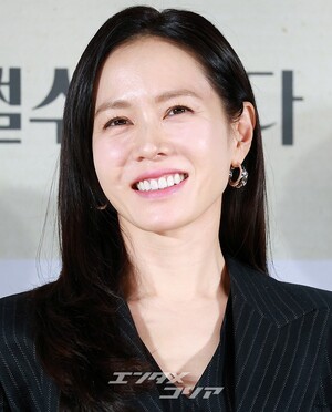 【フォト】イ・ビョンホン＆ソン・イェジン＆パク・ヒスン＆イ・ソンミン＆ヨム・へラン、『仕方ない』のキャストたち