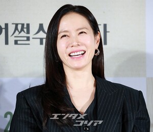 【フォト】イ・ビョンホン＆ソン・イェジン＆パク・ヒスン＆イ・ソンミン＆ヨム・へラン、『仕方ない』のキャストたち