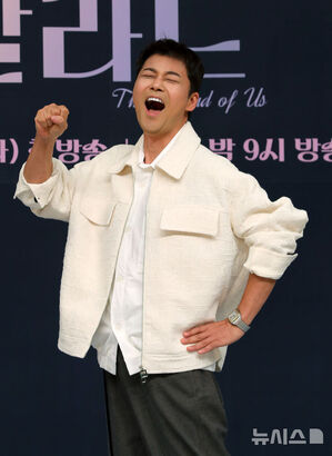 【フォト】チョン・ヒョンム＆チャ・テヒョン＆チョン・ジェヒョンら「『私たちのバラード』見てね」