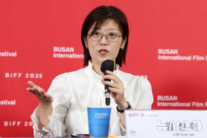 【フォト】『失恋した人たちのための7時の朝食会』記者会見に臨むイ・ジヌク＝釜山映画祭