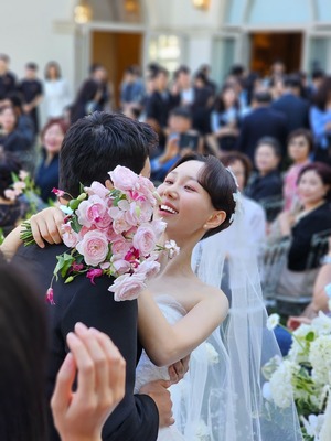 【フォト】イ・ユヨン「夫の顔を公開したくなった」結婚式写真＆ウエディング写真