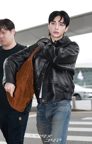 【フォト】Stray Kidsヒョンジン、さりげないのにおしゃれ…VERSACEのショーに出席するためイタリアへ