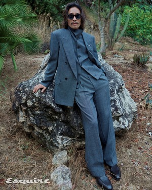 【フォト】リュ・スンボム、ビンテージ風かつトレンディーな「ファッションの匠」