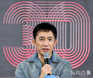 【フォト】オープントークに臨む『Silent Friend』主演のトニー・レオン＝釜山映画祭