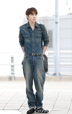 【フォト】ALLDAY PROJECTウチャン、デニム・オン・デニム・コーデがさわやか