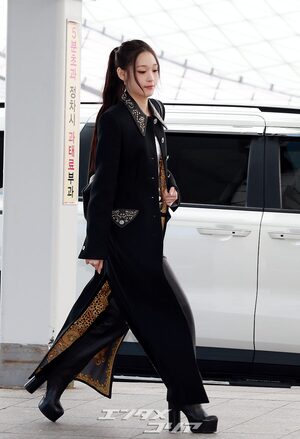 【フォト】ALLDAY PROJECTアニー「VERSACEのショーに行ってきます」