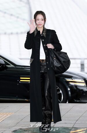 【フォト】ALLDAY PROJECTアニー「VERSACEのショーに行ってきます」